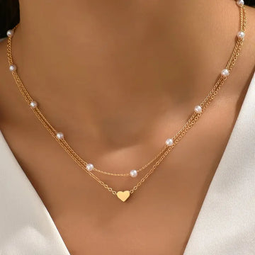2-Piece Set Elegant Heart and Pearl Necklace.